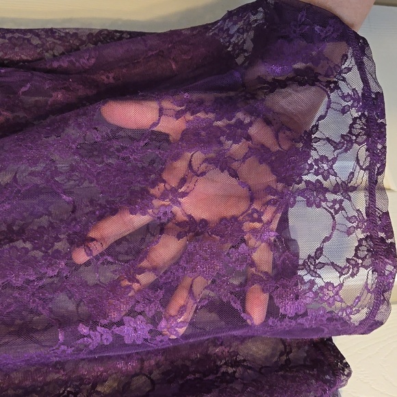 Maurice's plus long-sleeved purple lace top, PERFECT condition - Picture 2 of 3